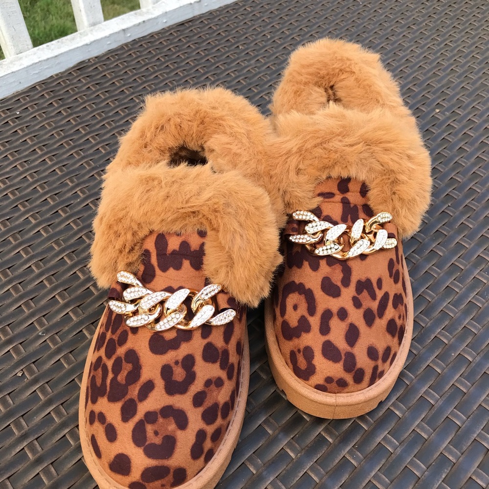 Animal Print Faux Fur Slip On Moccasins with chain detail, Women's, New - Picture 12 of 13